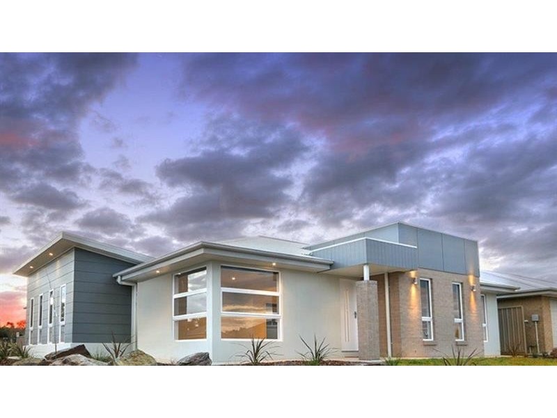 27 Bradman Dr, Boorooma NSW 2650