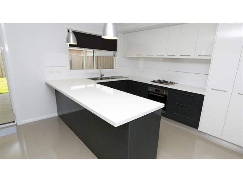 27 Bradman Dr, Boorooma NSW 2650