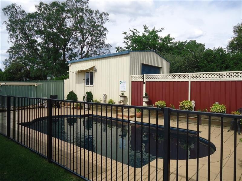 39 Mair St, Turvey Park NSW 2650