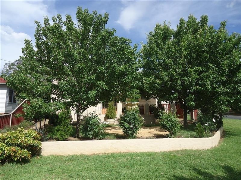 39 Mair St, Turvey Park NSW 2650