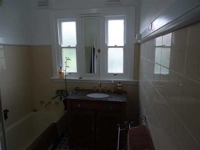 39 Mair St, Turvey Park NSW 2650