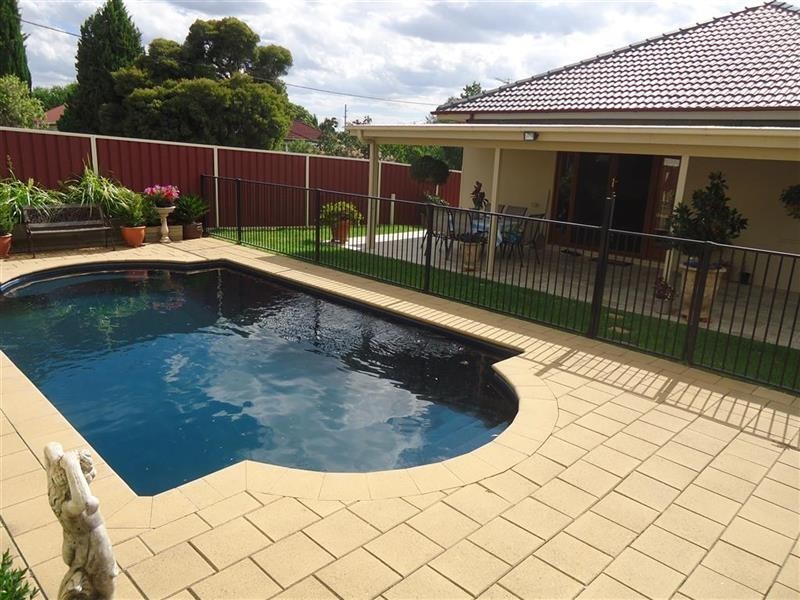 39 Mair St, Turvey Park NSW 2650