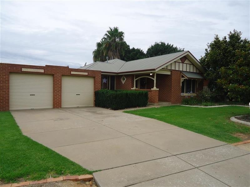 26 Kimba Dr, Glenfield Park NSW 2650