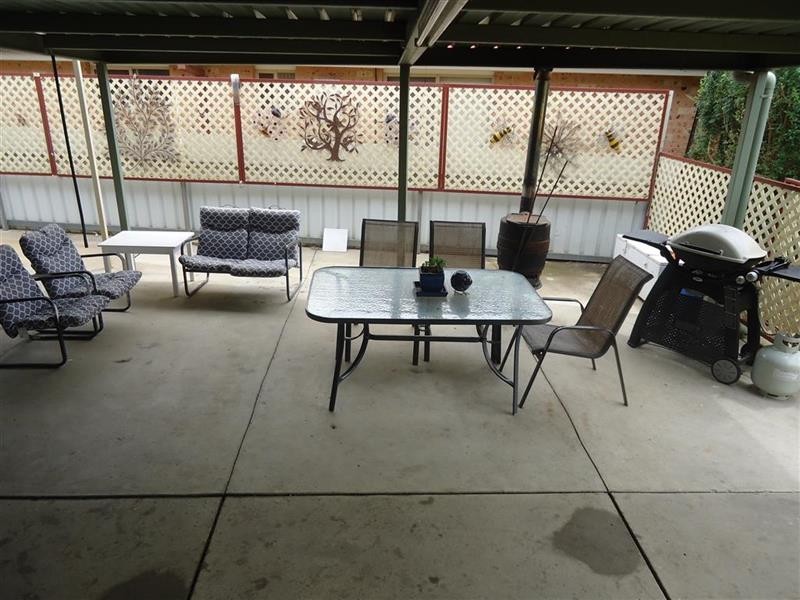 26 Kimba Dr, Glenfield Park NSW 2650