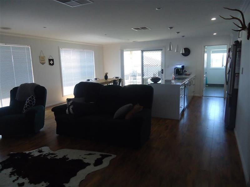 24 Darcy Dr, Boorooma NSW 2650