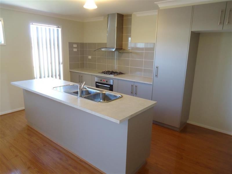 36 Bradman Dr, Boorooma NSW 2650