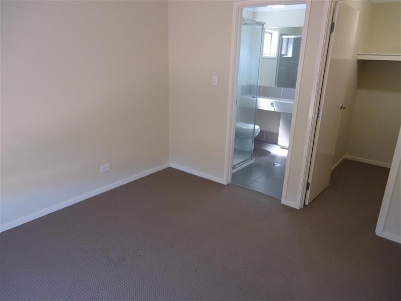 36 Bradman Dr, Boorooma NSW 2650