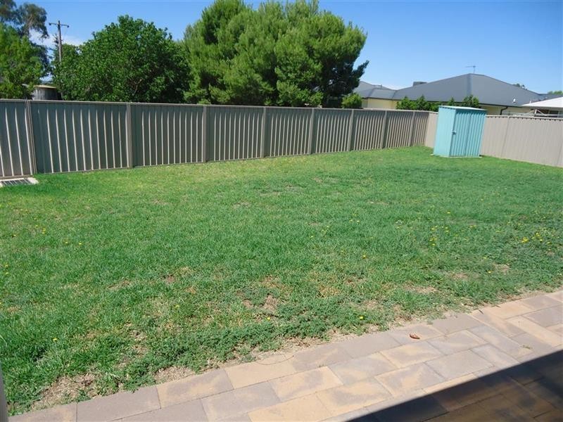 36 Bradman Dr, Boorooma NSW 2650