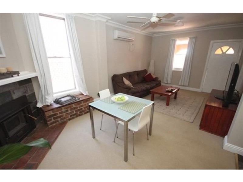 170 Gurwood St, Wagga Wagga NSW 2650