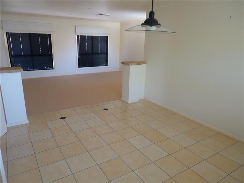 9 Amaroo St, Kooringal NSW 2650
