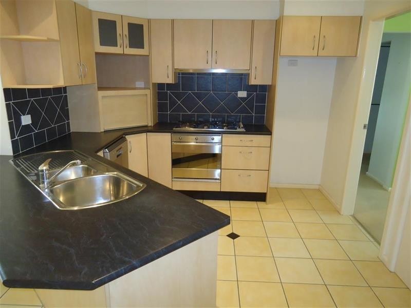 9 Amaroo St, Kooringal NSW 2650