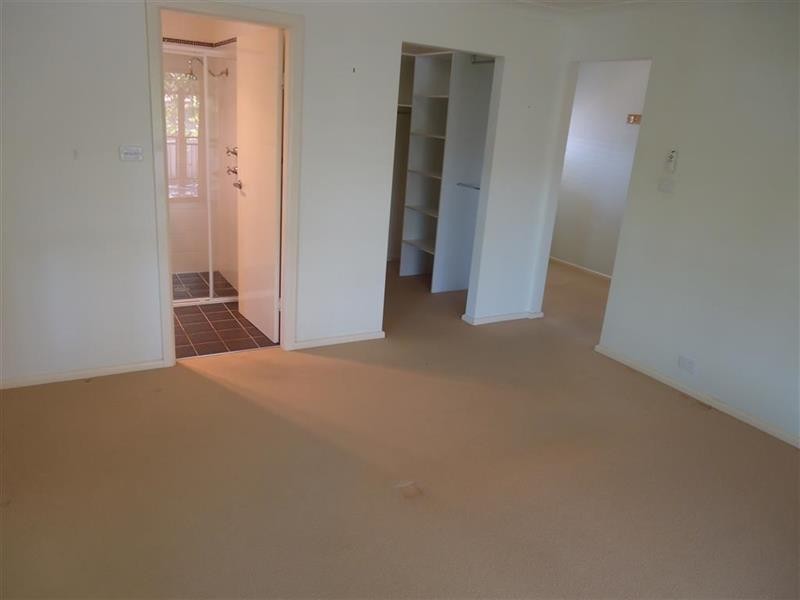 9 Amaroo St, Kooringal NSW 2650