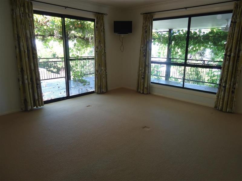 9 Amaroo St, Kooringal NSW 2650
