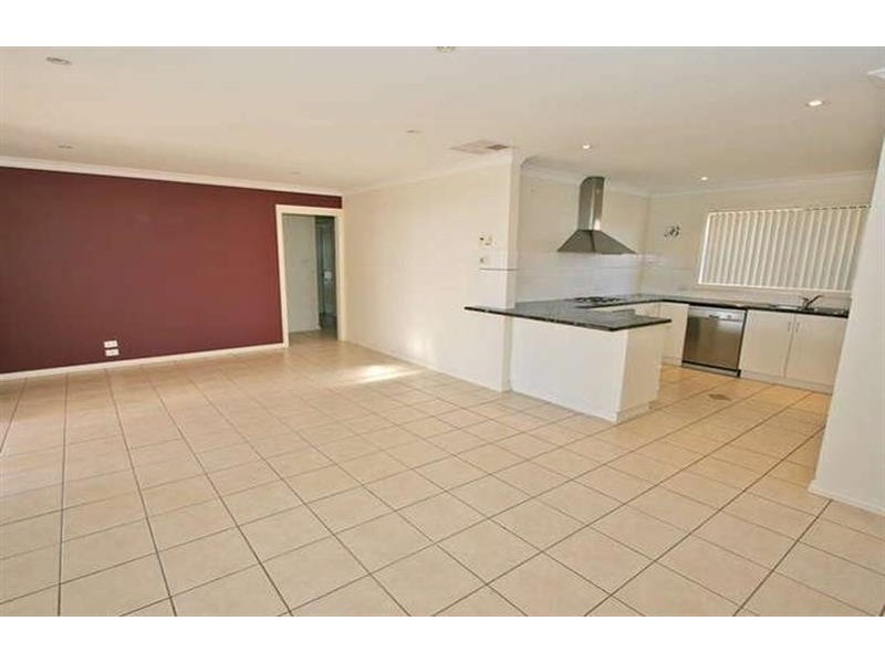 9 Illeura Rd, Bourkelands NSW 2650