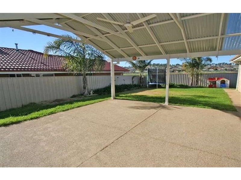 9 Illeura Rd, Bourkelands NSW 2650