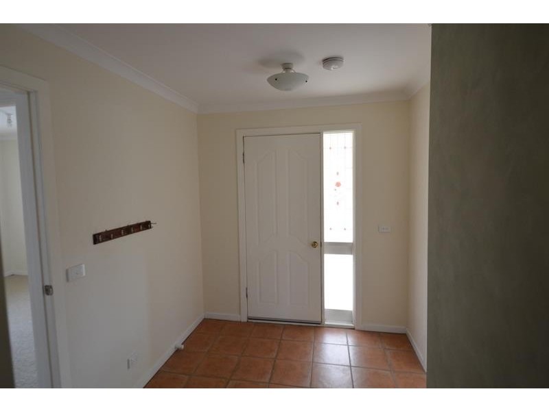 5 Clipper Way, Estella NSW 2650