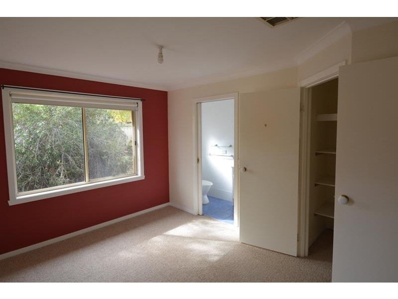 5 Clipper Way, Estella NSW 2650