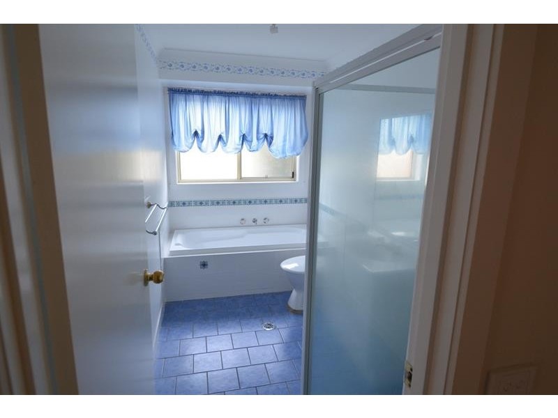 5 Clipper Way, Estella NSW 2650