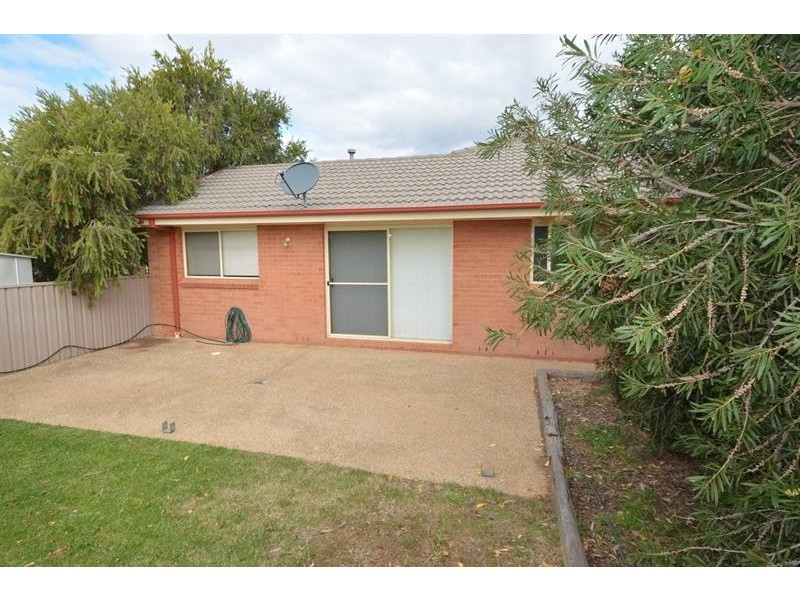 5 Clipper Way, Estella NSW 2650