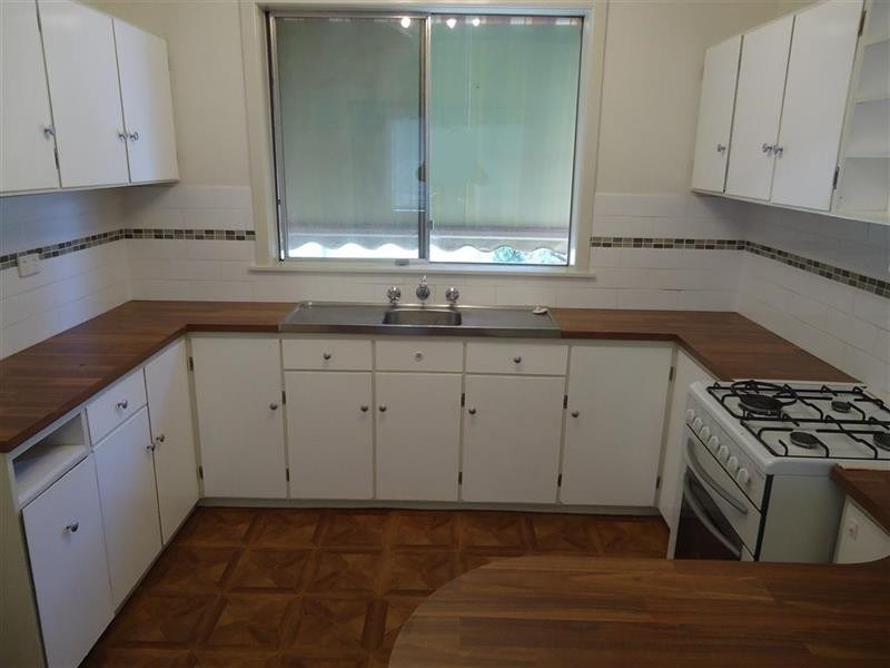 73 Tichborne Cres, Kooringal NSW 2650