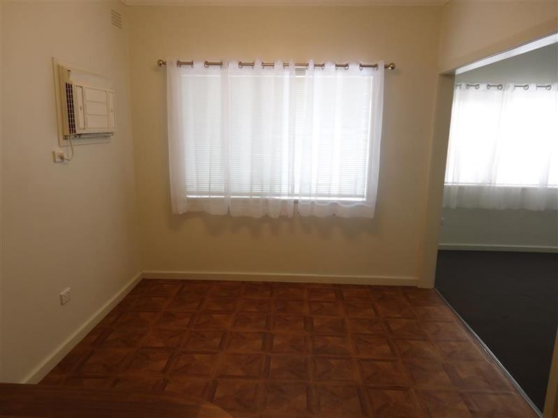 73 Tichborne Cres, Kooringal NSW 2650