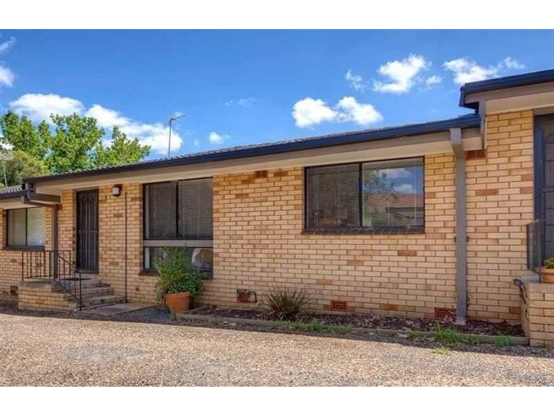 3/7 Halloran St, Turvey Park NSW 2650