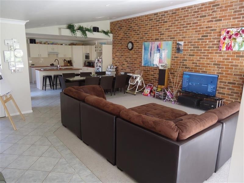 1/8 Canola  Pl, Estella NSW 2650