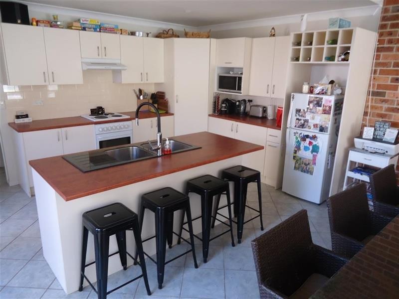 1/8 Canola  Pl, Estella NSW 2650