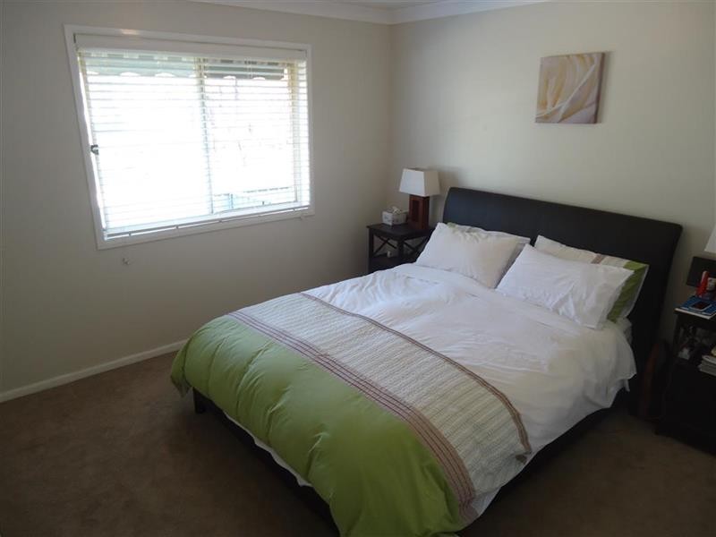 1/8 Canola  Pl, Estella NSW 2650