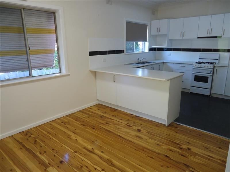 27 Heydon Ave, Turvey Park NSW 2650