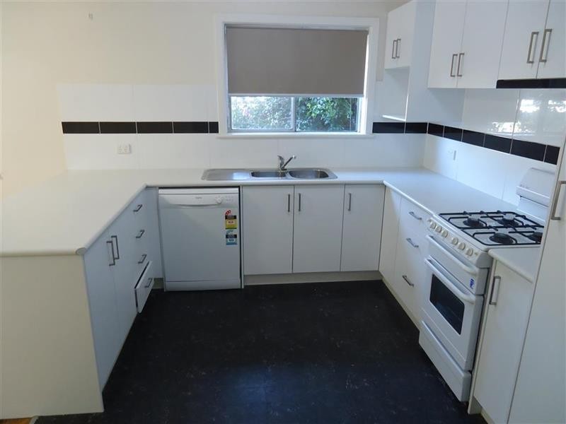 27 Heydon Ave, Turvey Park NSW 2650