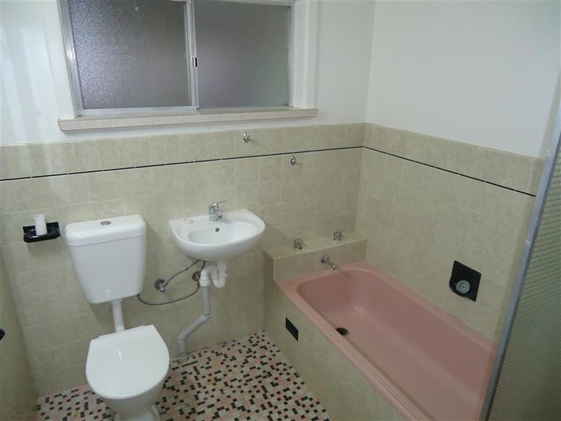 27 Heydon Ave, Turvey Park NSW 2650
