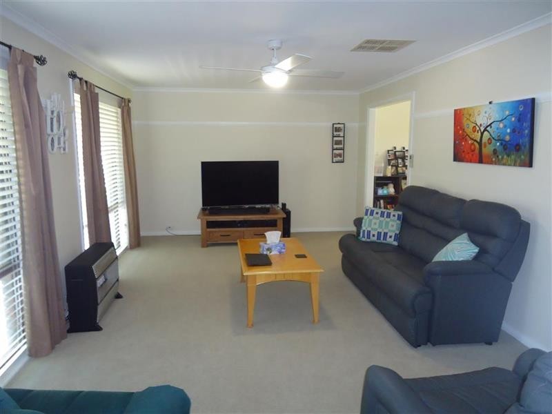 34 Bandera Ave, Glenfield Park NSW 2650
