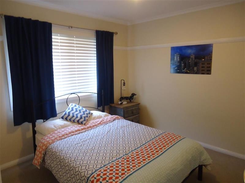 34 Bandera Ave, Glenfield Park NSW 2650