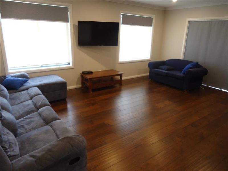 9 Chipp Pl, Lloyd NSW 2650