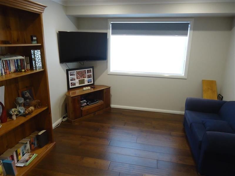 9 Chipp Pl, Lloyd NSW 2650