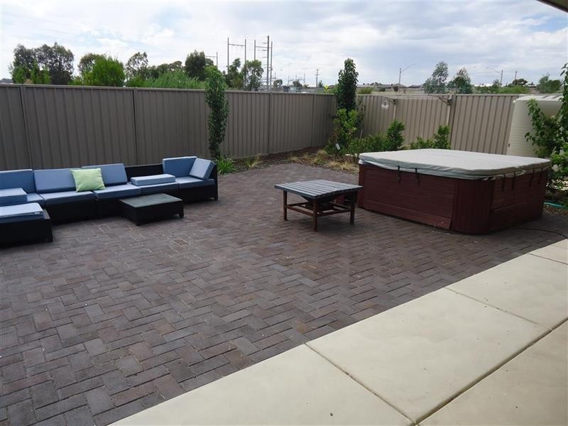 9 Chipp Pl, Lloyd NSW 2650