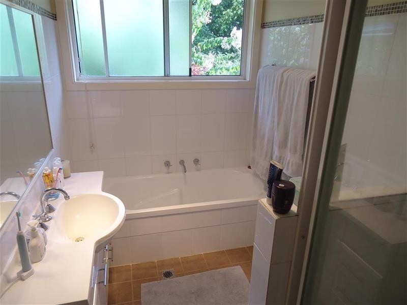 18 Marconi St, Kooringal NSW 2650