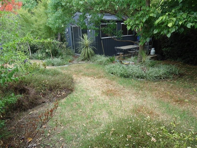 18 Marconi St, Kooringal NSW 2650