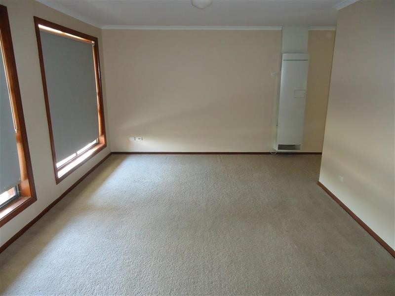 50 Elizabeth Ave, Forest Hill NSW 2651