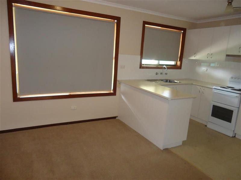 50 Elizabeth Ave, Forest Hill NSW 2651