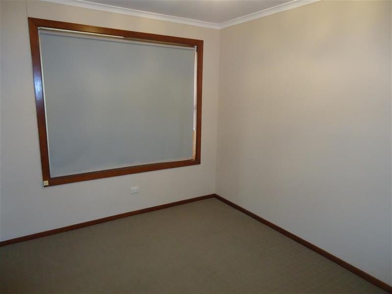 50 Elizabeth Ave, Forest Hill NSW 2651