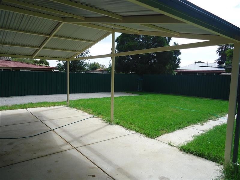 50 Elizabeth Ave, Forest Hill NSW 2651