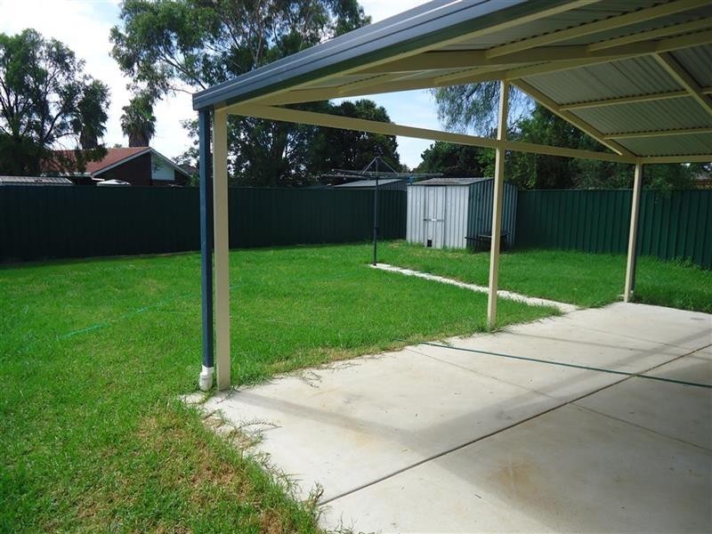 50 Elizabeth Ave, Forest Hill NSW 2651