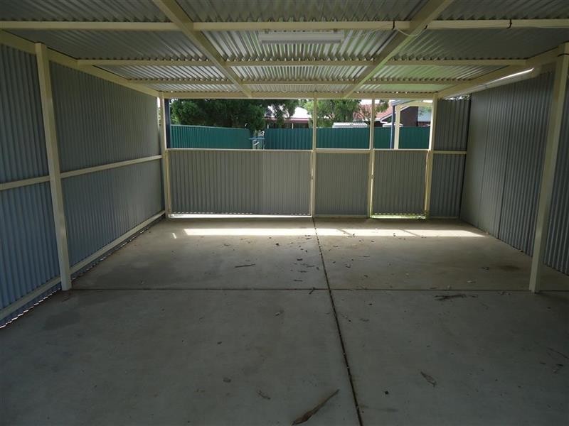 50 Elizabeth Ave, Forest Hill NSW 2651