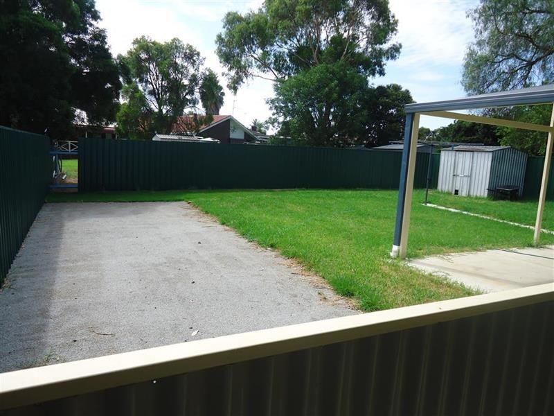 50 Elizabeth Ave, Forest Hill NSW 2651