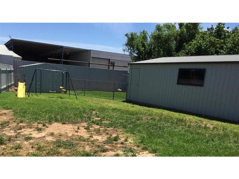 2 Cullen Rd, Wagga Wagga NSW 2650