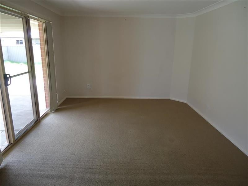 14 Allunga St, Glenfield Park NSW 2650