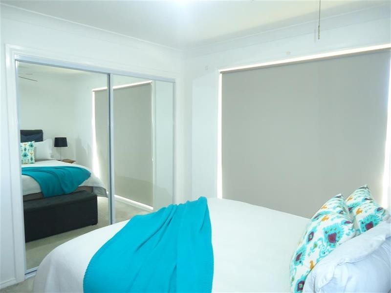 27 Kaldari Cres, Glenfield Park NSW 2650