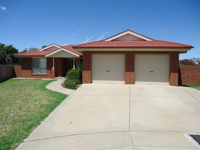 21 Woomera Pl, Glenfield Park NSW 2650